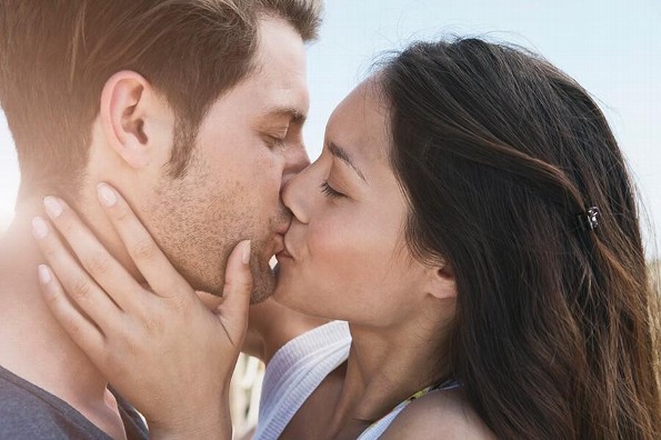 Tipos de besos para el Día de San Valentín