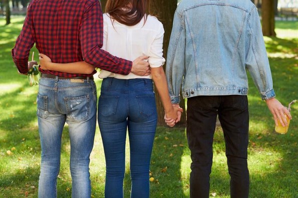 Esto es lo que deberías saber antes de hacer un trío sexual