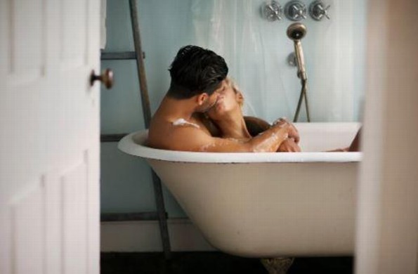 Lleguen hasta el jacuzzi para que el amor se vuelva acuático  