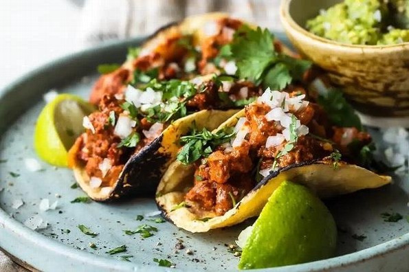 ¿Te gustan los tacos? Checa cuántas calorías contienen 