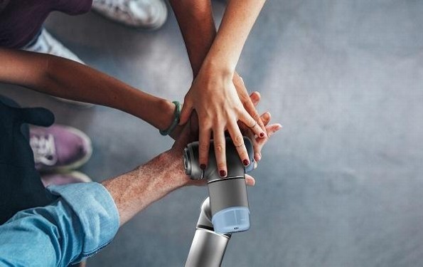 La sinergia de humanos y robots: Cómo lograr una colaboración eficaz en los espacios de trabajo