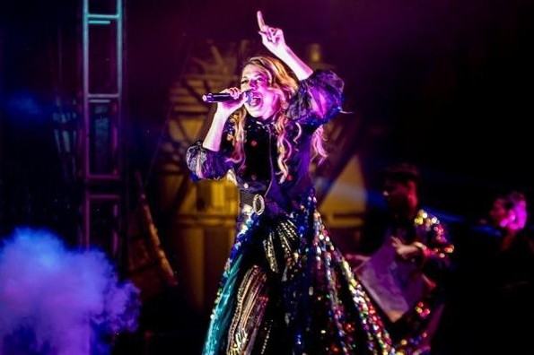Noche de éxitos y canciones con  Flor Bertotti en Veracruz (+fotos)