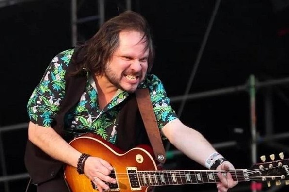 ¡El rock mexicano está de luto! Muere Lino Nava, fundador de La Lupita (+fotos)