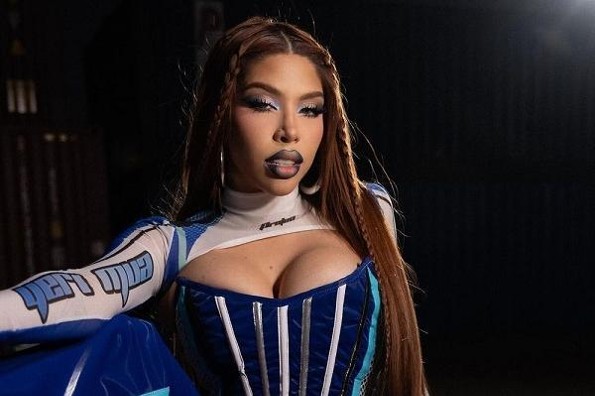 Yeri MUA arrasa en los premios Miaw ¡Se convierte en la reina del reguetón 2024! (+video) Yeri MUA arrasa en los premios Miaw ¡Se convierte en la reina del reguetón 2024! (+video)