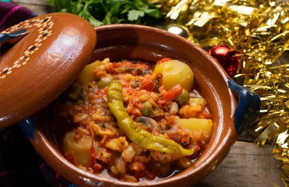 Te compartimos la receta del bacalao a la Vizcaina ¡Preparalo esta Navidad!