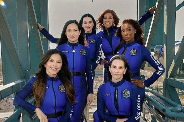 Así fue el viaje al espacio de Katy Perry y otras mujeres a bordo de un cohete (+fotos/video)