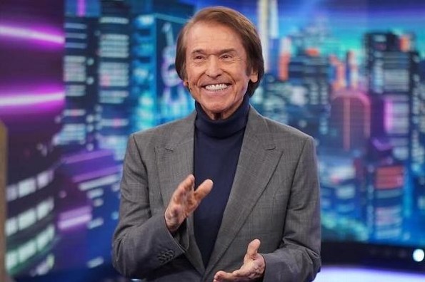 Raphael anuncia su regreso a los escenarios 