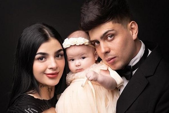 Karely Ruiz presenta a su hija Madisson con hermosa foto familiar 