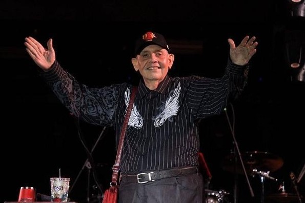 Reconocen a Toño Camacho por 58 años de trayectoria artística (+fotos)