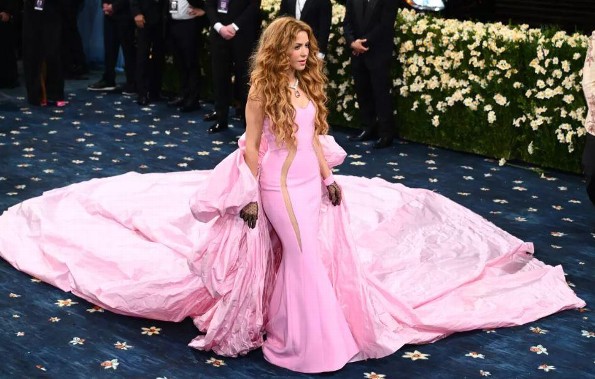 El polémico vestido de Shakira en la Met Gala 2025