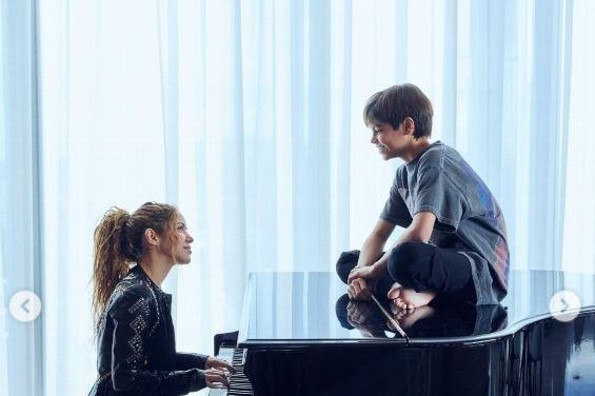 Shakira y su Hijo Milan: Un Debut Musical Emocionante