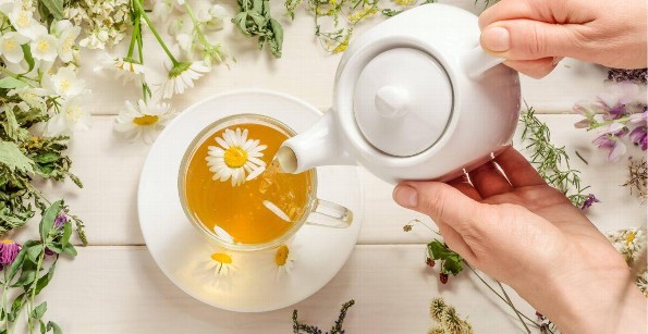 ¿Padeces del aparato digestivo? ¡Aquí los mejores tés para calmarlo!