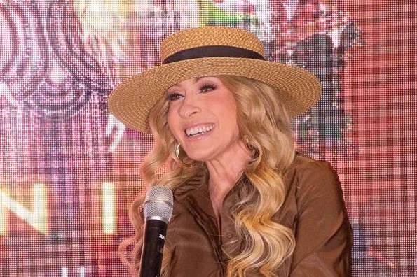 ¡Es muy difícil retirarse! Los artistas nacimos para tener los aplausos en el corazón y el alma: YURI (+video)