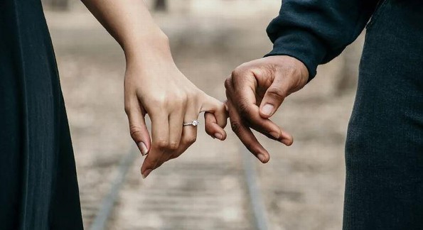 Relaciones duraderas: Un viaje de amor, crecimiento y desafíos