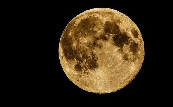 La increíble y cautivadora luna llena que enamora a todos