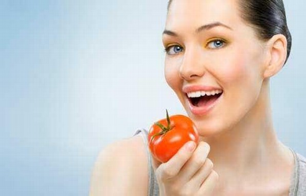 ¿Conocias los beneficios a la salud por comer tomate? ¡Aquí te los decimos! 