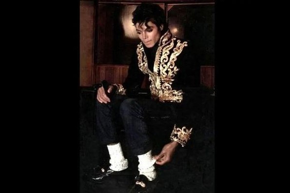Subastan calcetín de Michael Jackson usado en 1997 (+foto)