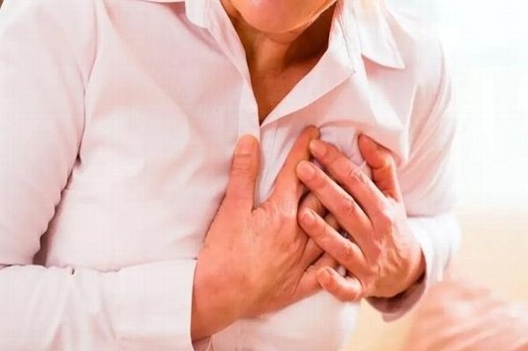 Mujeres que sufren acoso en la pareja tienen más riesgo de padecer dolencias cardiacas: Estudio