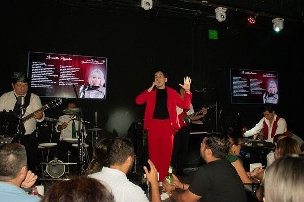 Uriel Vital se lleva todos los aplausos con su concierto de canciones de despecho (+fotos)