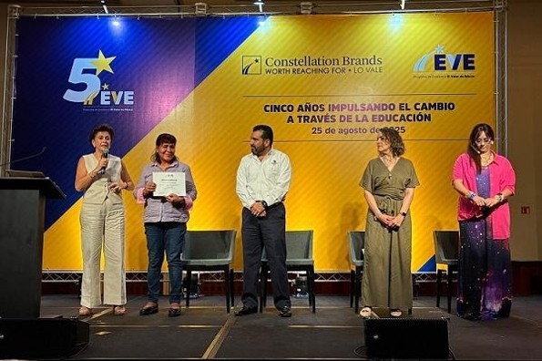 Constellation Brands realiza su cuarta entrega de apoyos a estudiantes veracruzanos