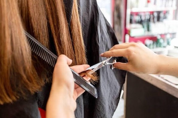¡Feliz Día del Peluquero y Estilista en México!