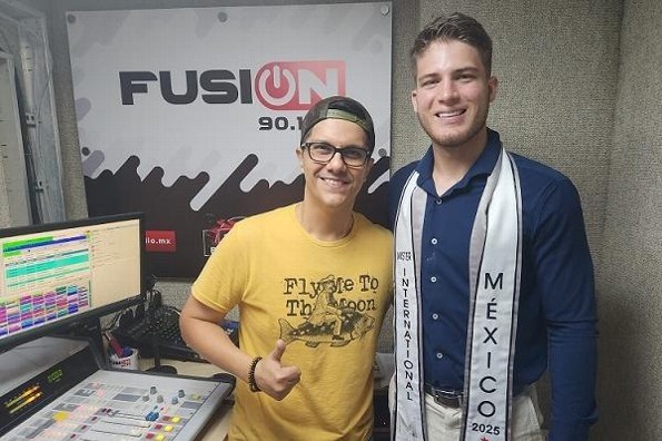 El hombre más guapo de México visita 