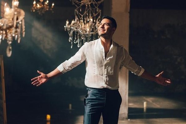 Carlos Rivera se pone dramático con 