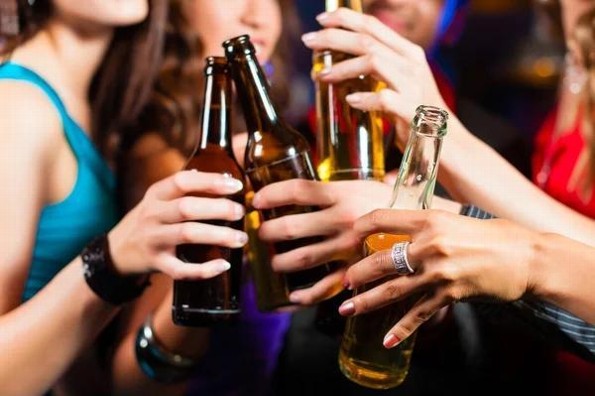 ¿Que las mujeres consumen más alcohol desde la pandemia?
