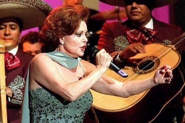 ¡Habrá documental y serie de Rocío Dúrcal!