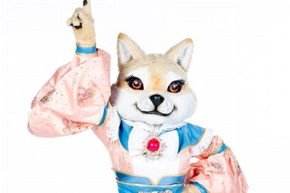 Adamari López, la primera en quitarse la máscara 