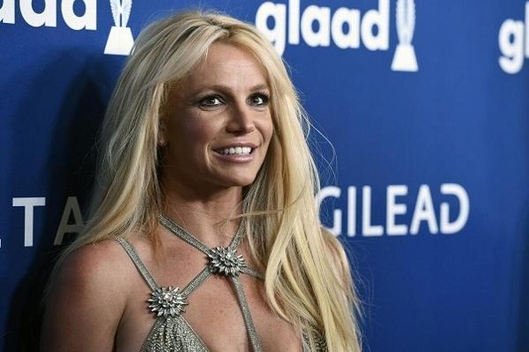 Britney Spears revela que padece de un daño cerebral 