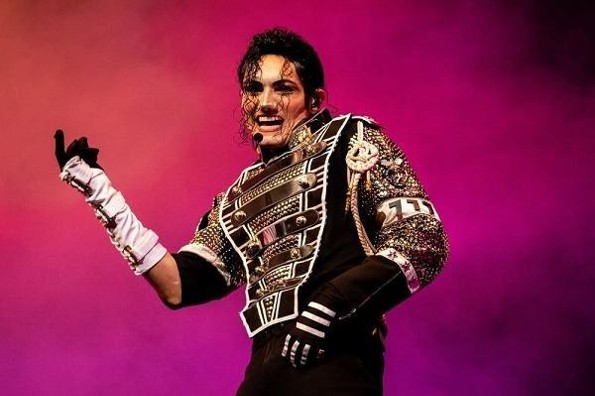 Platicamos con Lenny Jay, la estrella del espectáculo "This Is Michael" (+video)  Platicamos con Lenny Jay, la estrella del espectáculo "This Is Michael" (+video)