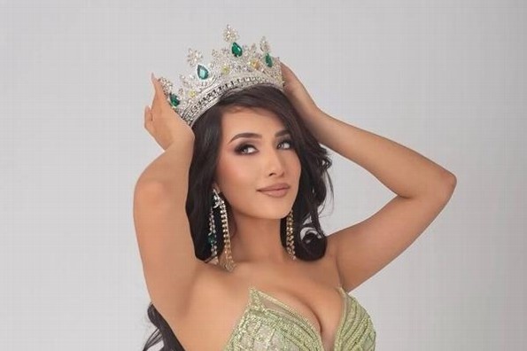 Veracruzana participa en el Reinado Mundial de la Piña en Colombia 