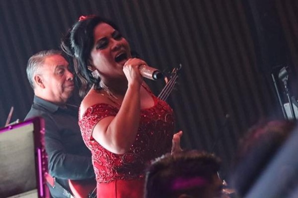 Claudia Menéndez refrenda en concierto por qué es 