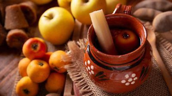 Más Allá de la Fiesta: Beneficios Sorprendentes del Ponche para tu Cuerpo. 