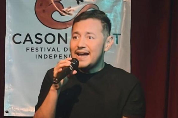 Jorge Glezz cierra con éxito el CasonaFest 2025 con un concierto retro 