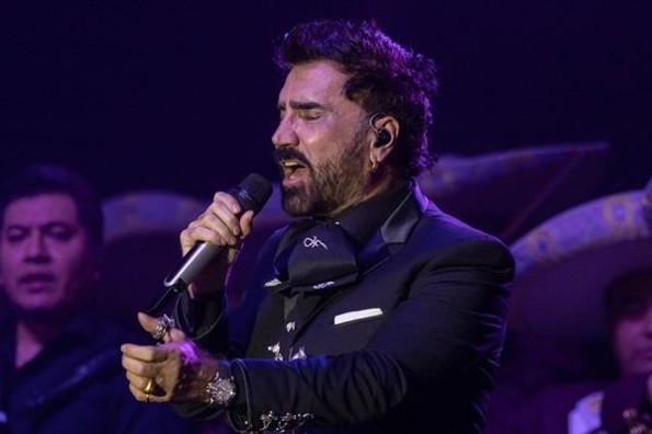 ¡Un rey en el escenario! Alejandro Fernández da un concierto arrollador en Veracruz