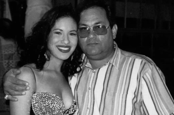 Muere Abraham Quintanilla, padre de Selena