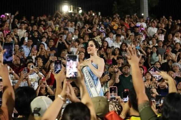 Tabasco se vuelca ante Miss Universo Fátima Bosch (+fotos)