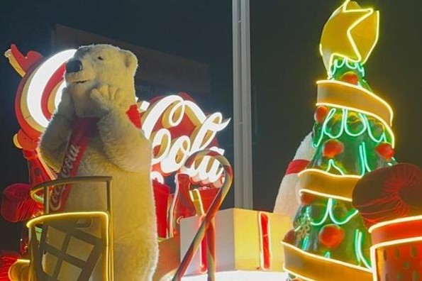 Miles de asistentes bailaron y se emocionaron con la Caravana Navideña Coca-Cola (+fotos)