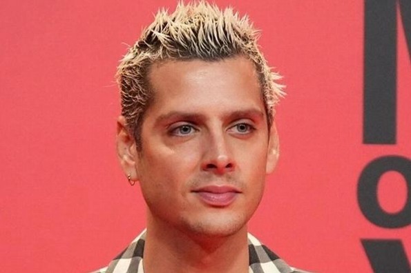 Famoso actor rompe el silencio y revela que padece VIH