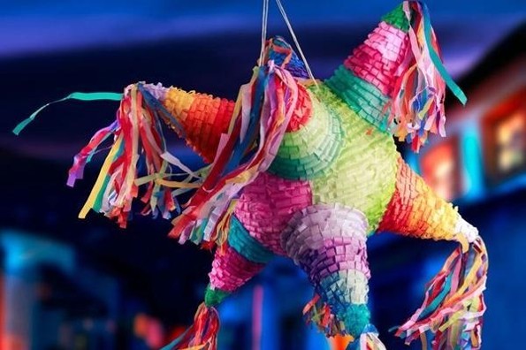 Piñata navideña de 7 picos: Símbolo de fe y victoria
