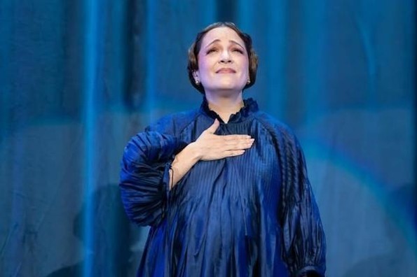 Natalia Lafourcade anuncia el nacimiento de su primer hijo