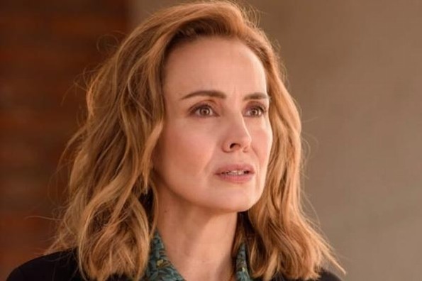 Hospitalizan por neumonía a Alejandra Barros (+fotos)