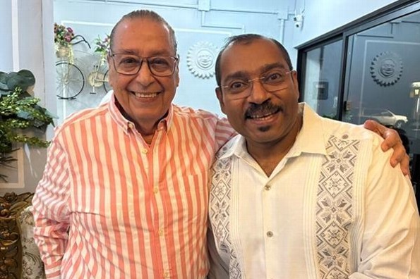 El Sazón Alvaradeño festeja el cumpleaños del querido diseñador Tirso Inurreta 