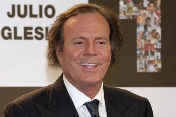Julio Iglesias rompe el silencio: "Todo se va aclarar", asegura el cantante 