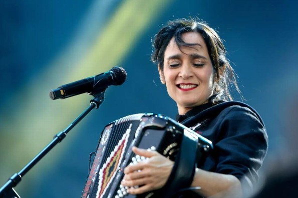 Julieta Venegas anuncia su regreso a los escenarios de México