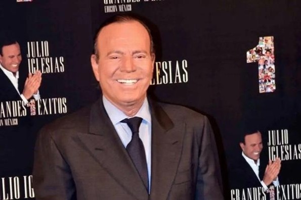 España archiva denuncia contra Julio Iglesias