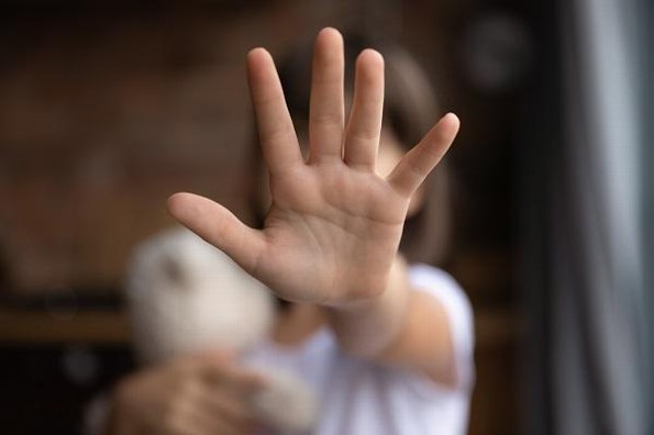 ¿Qué es la violencia vicaria? Cuando el daño a los hijos se convierte en arma contra la madre o el padre