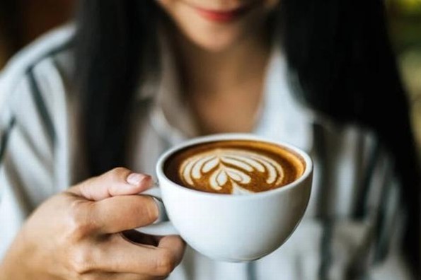 ¡Polémica! Abren cafetería nudista ¿En Veracruz?  